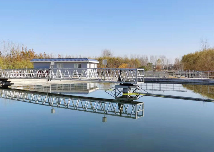 颳吸(xi)泥(ni)機