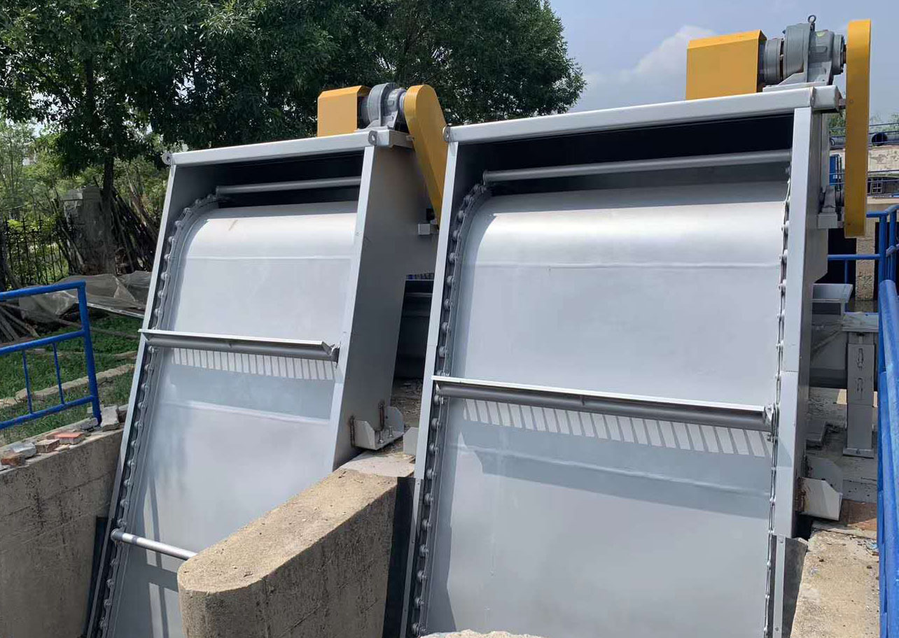 迴(hui)轉(zhuan)式雨水(shui)格(ge)柵(shan)除(chu)汚(wu)機(ji)