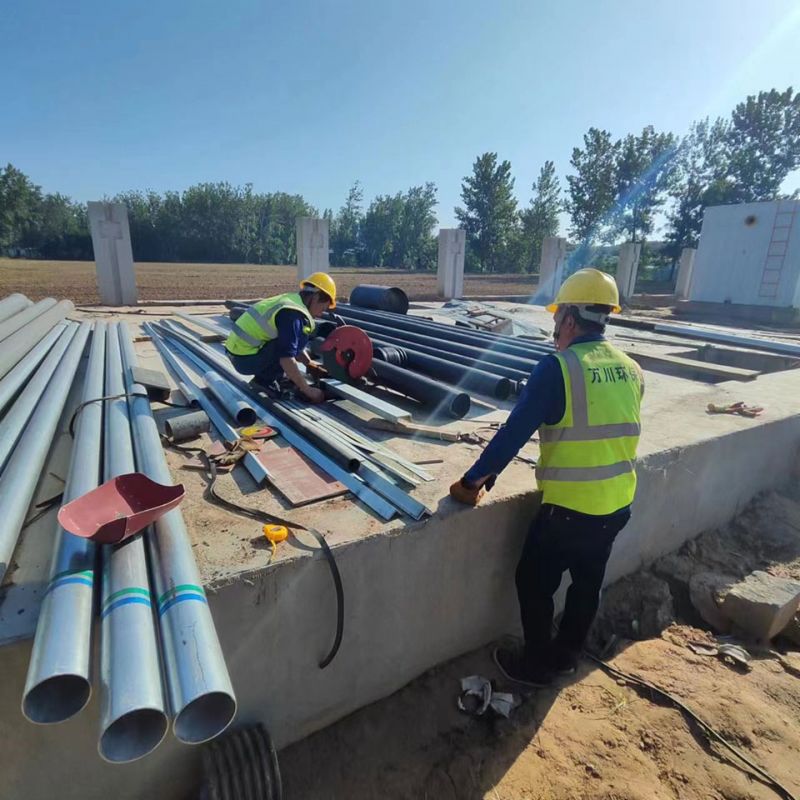 烈日高溫 萬(wan)川(chuan)環(huan)保(bao)員工奮戰工(gong)地保進度