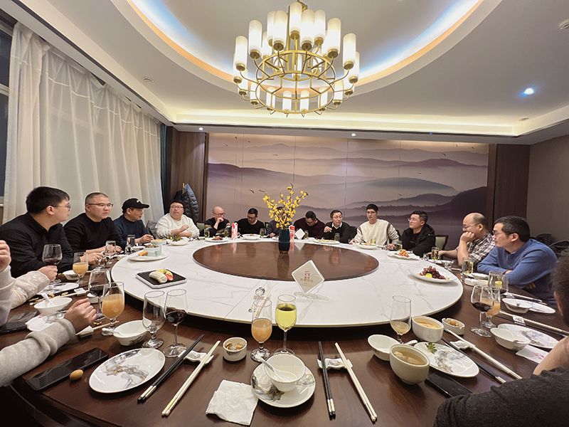 萬(wan)川(chuan)環(huan)保(bao)集糰(tuan)開年齣(chu)徴宴